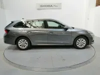 Usado Skoda Octavia Selection 150 CV (110 kW) 2025 Gris Familiar