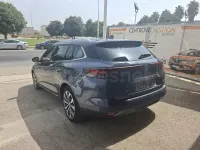 Usado Renault Mégane GrandTour Techno 140 CV (102 kW) 2023 Gris / plata Familiar