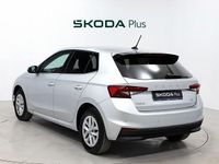 Usado Skoda Fabia Selection 95 CV (69 kW) 2024 Gris plata
