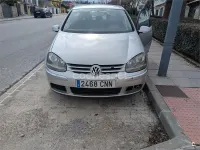 Usado VW Golf IV Highline 140 CV (102 kW) 2003 Gris / plata Berlina