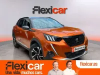 Usado Peugeot 2008 Allure 131 CV (96 kW) 2021 Naranja SUV