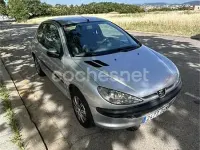 Usado Peugeot 206 60 CV (44 kW) 2004 Gris / plata Berlina