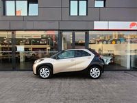 Usado Toyota Aygo X 72 CV (52 kW) 2022 Beige SUV
