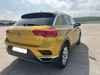 Usado VW T-Roc Advance 150 CV (110 kW) 2021 Amarillo SUV
