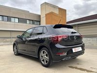 Usado VW Polo R-line 110 CV (80 kW) 2022 Negro Berlina