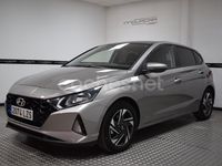 Usado Hyundai i20 100 CV (73 kW) 2022 Gris / plata Berlina