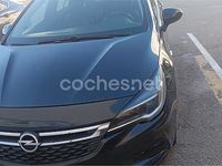 Usado Opel Astra Excellence 136 CV (100 kW) 2017 Negro Familiar