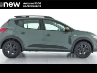Usado Dacia Sandero Extreme 100 CV (73 kW) 2025 Verde Berlina