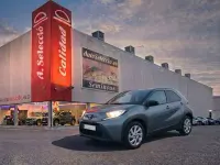 Usado Toyota Aygo X Play 72 CV (52 kW) 2024 Gris / plata SUV