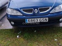 Usado Renault Mégane Authentique 110 CV (80 kW) 2000 Azul Berlina