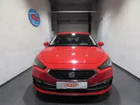 Usado Seat Leon Reference 110 CV (80 kW) 2022 Rojo Berlina