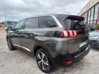 Usado Peugeot 5008 GT-line 130 CV (95 kW) 2020 Verde SUV