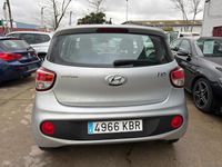 Usado Hyundai i10 67 CV (49 kW) 2017 Gris Utilitario