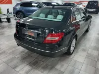 Usado Mercedes C220 Avantgarde 170 CV (125 kW) 2013 Negro Berlina