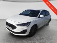 Usado Ford Focus Trend 120 CV (88 kW) 2022 Blanco Berlina
