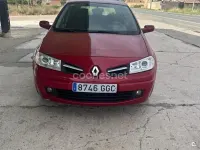 Usado Renault Mégane Authentique 100 CV (73 kW) 2008 Granate Berlina