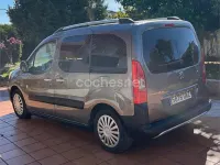 Usado Peugeot Partner Tepee Outdoor 90 CV (66 kW) 2009 Marrón Monovolumen