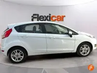 Usado Ford Fiesta Trend 75 CV (55 kW) 2017 Blanco Utilitario