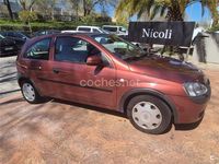 Usado Opel Corsa Comfort 75 CV (55 kW) 2001 Granate Utilitario