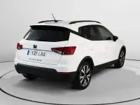 Usado Seat Arona Ecomotive 110 CV (80 kW) 2021 Blanco SUV