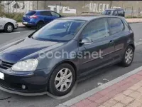 Usado VW Golf IV Highline 105 CV (77 kW) 2006 Gris / plata Berlina