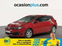 Usado Toyota Auris Active 116 CV (85 kW) 2016 Rojo Utilitario