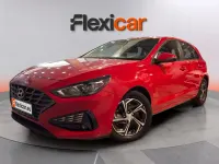 Usado Hyundai i30 120 CV (88 kW) 2022 Rojo Berlina