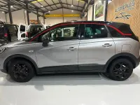 Usado Opel Crossland GS Line 110 CV (80 kW) 2022 Gris / plata SUV