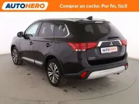 Usado Mitsubishi Outlander Motion 150 CV (110 kW) 2019 Negro SUV