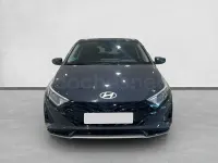 Usado Hyundai i20 100 CV (73 kW) 2025 Gris / plata Utilitario