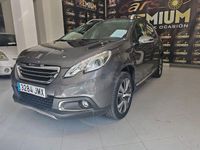 Usado Peugeot 2008 Active 100 CV (73 kW) 2016 Gris / plata SUV