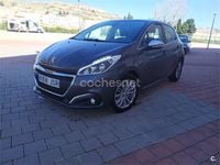 Usado Peugeot 208 Allure 100 CV (73 kW) 2016 Verde Utilitario