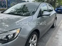 Usado Opel Astra Cosmo 140 CV (102 kW) 2010 Gris / plata Berlina