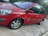 Usado Renault Scenic E-Tech Authentique 100 CV (73 kW) 2005 Rojo Monovolumen