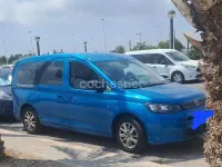 Usado VW Caddy Maxi 102 CV (75 kW) 2021 Azul Monovolumen