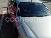Usado Peugeot 406 90 CV (66 kW) 2002 Gris / plata Berlina