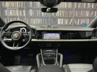 Usado Porsche Cayenne 470 CV (345 kW) 2025 Gris / plata SUV