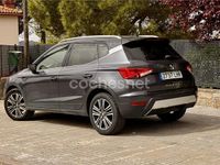 Usado Seat Arona Ecomotive 95 CV (69 kW) 2020 Gris / plata SUV
