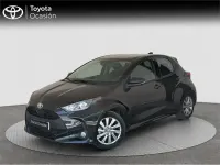 Usado Toyota Yaris Hybrid Active 116 CV (85 kW) 2023 Negro Monovolumen