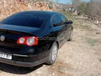Usado VW Passat Highline 140 CV (102 kW) 2007 Negro Berlina