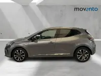 Usado Renault Clio V Techno 100 CV (73 kW) 2025 Gris Berlina