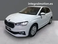 Usado Skoda Fabia Selection 95 CV (69 kW) 2025 Blanco Utilitario