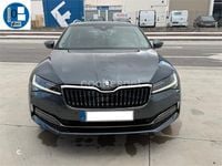 Usado Skoda Superb Style 218 CV (160 kW) 2021 Gris / plata Familiar