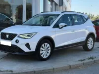 Usado Seat Arona Style Plus 110 CV (80 kW) 2022 Blanco SUV