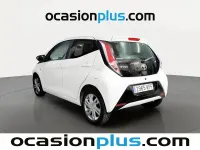 Usado Toyota Aygo X-play 69 CV (50 kW) 2017 Blanco Utilitario
