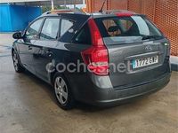 Usado Kia Ceed 90 CV (66 kW) 2010 Gris / plata Utilitario