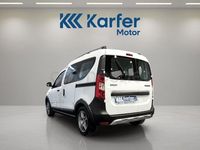 Usado Dacia Dokker Comfort 95 CV (69 kW) 2021 Blanco Monovolumen