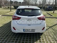 Usado Hyundai i30 Base 100 CV (73 kW) 2015 Blanco Berlina