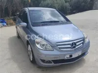 Usado Mercedes B200 140 CV (102 kW) 2006 Gris / plata Monovolumen