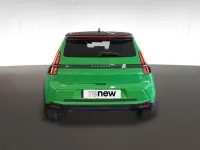Usado Renault 5 E-Tech Techno 110 kW (150 CV) 2025 Verde pop con techo negro Berlina